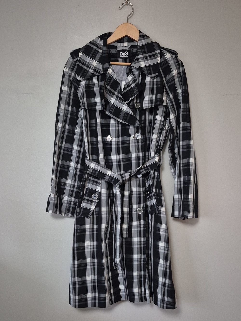 Dolce & Gabbana Size 46 Classic Black And White Plaid Trench Coat Silk Blend NWT